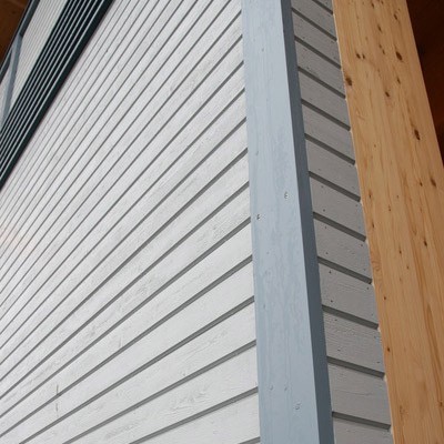 Outdoor cladding and facing products Versowood provides primed boards for outdoor facing. Our pre-painted exterior finishing products will speed up construction work, ensuring greater cost-effectiveness.